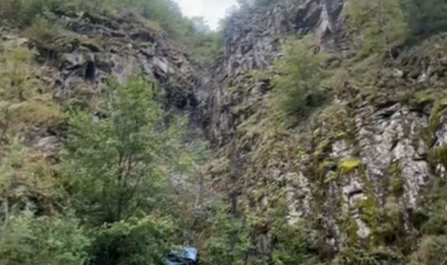 Artvin'de otomobil uçurumdan yuvarlandı: 1 ölü