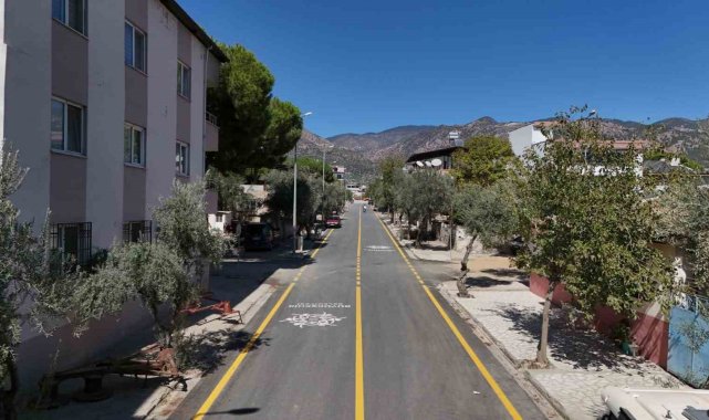 Aydın Büyükşehir Belediyesi'nden Buharkent'te yol hamlesi