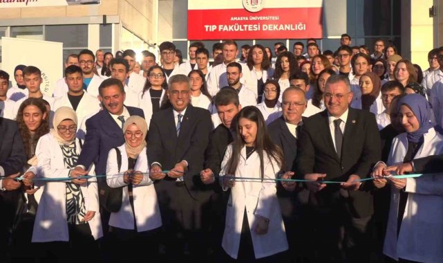 Bakan Memişoğlu: "Dünyada böyle bir depremin yarasını sarabilecek başka millet yok"