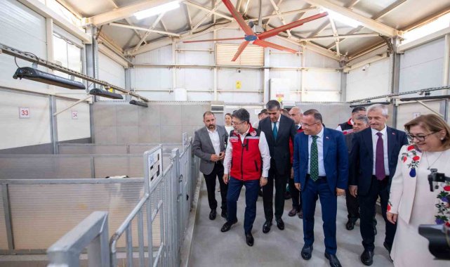 Bakan Yumaklı Lidersan çiftliğine hayran kaldı