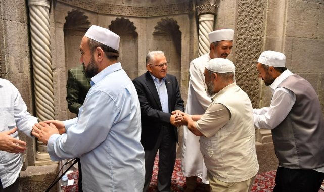 Başkan Büyükkılıç, 'Aileler, Sabah Namazında Buluşuyor' programında Kayserililerle buluştu