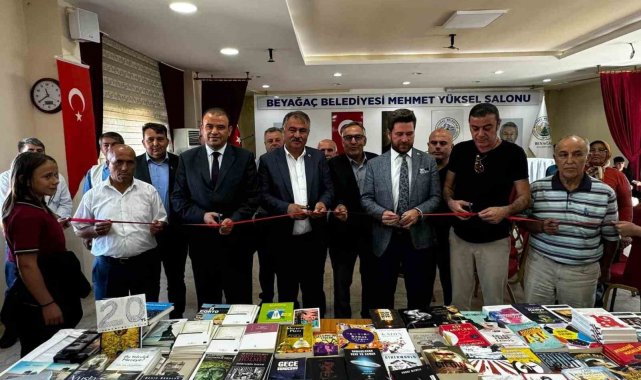 Beyağaç Belediyesi okuyucularla yazarları buluşturdu