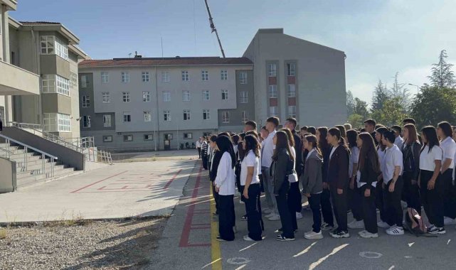 Bolu'da 50 bine yakın öğrenci ders başı yaptı