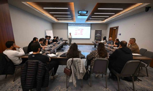 Bursa Business School'da eğitimler devam ediyor