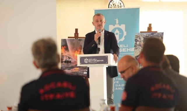 Büyükakın: "Kahraman itfaiyecilerimizin alınlarından öpüyorum"