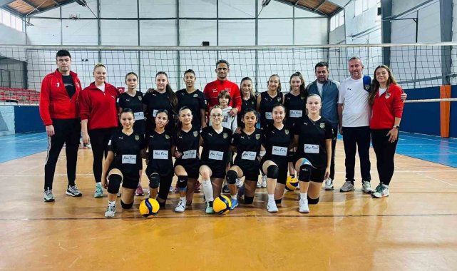 Çaycumaspor Voleybol Küçük Kızlar Takımı, Karadeniz Ereğli'yi 3-0 mağlup etti