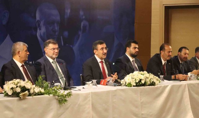 Cumhurbaşkanı Yardımcısı Yılmaz: "Çeşme projesi İzmir'in turizm potansiyelini daha da öne çıkaracak"