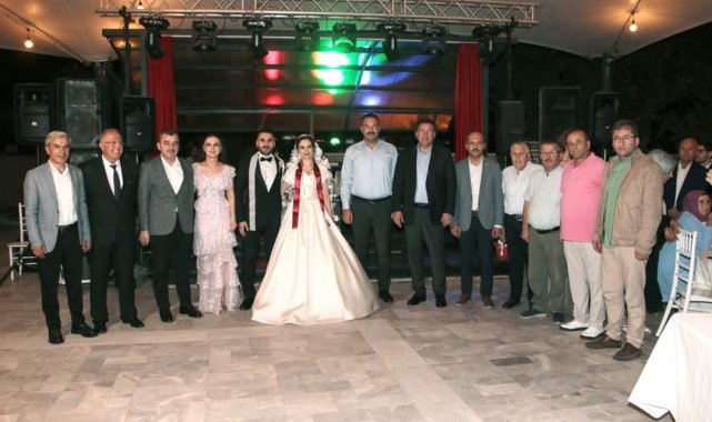 Devrek Belediye Meclis Başkan Vekili Gül kızını evlendirdi