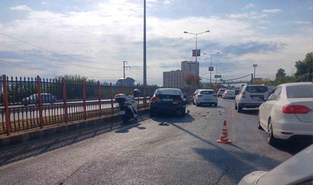 Diyarbakır-Elazığ yolunda zincirleme kaza, trafiği kilitledi