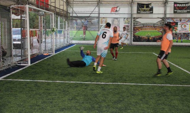 Dörtyol'da 'Altın Mandarin Hasat Futbol' turnuvası başlatıldı