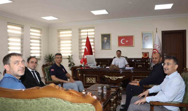 Emirdağ'da Devlet Hastanesi ile İlçe Sağlık Müdürlüğü inşaatları sürüyor