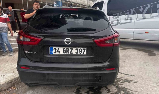 Esenyurt'ta otomobil engelli kadına çarptı: 2 yaralı