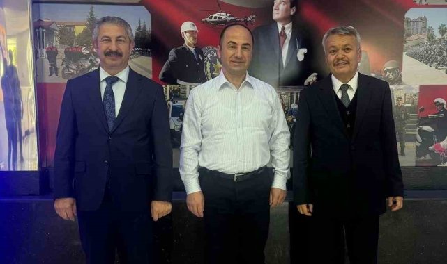 Eski müdürlerden Eskişehir İl Emniyet Müdürlüğü'ne ziyaret