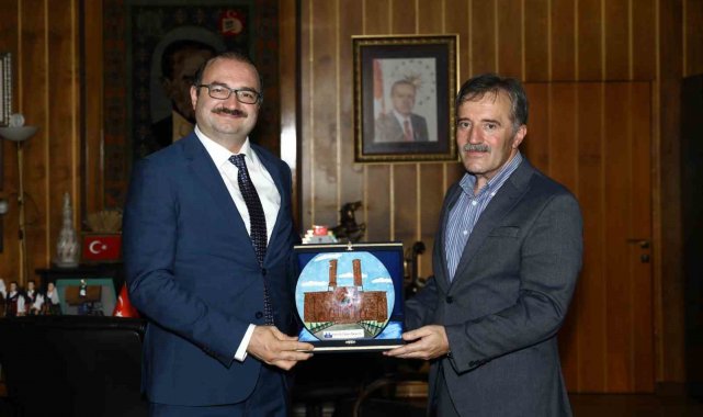 ESTP'den Rektör Hacımüftüoğlu'na hayırlı olsun ziyareti