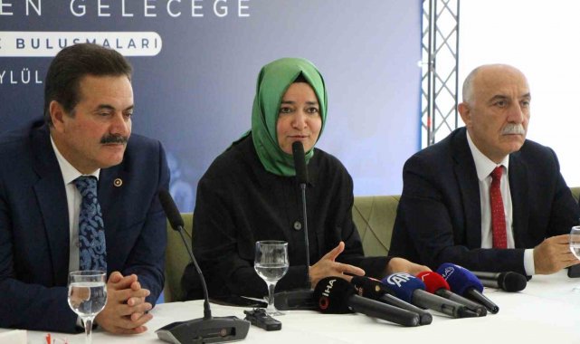 Fatma Betül Sayan Kaya: "Gittiğimiz illerde 'erken seçim mi var?' diye soruyorlar"