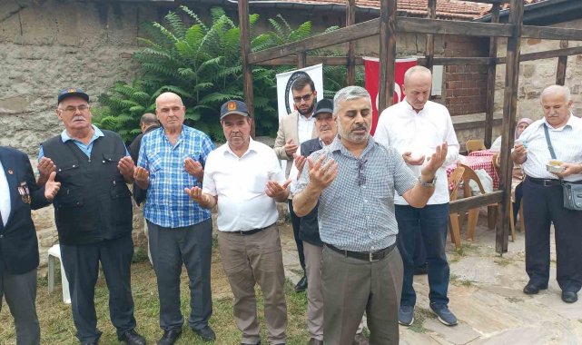 Gaziler Günü'nde mevlit okundu ve pilav dağıtıldı