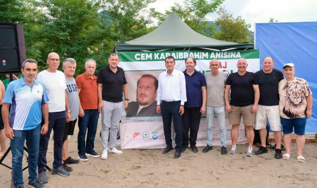 Giresun'da düzenlenen plaj futbolu turnuvası sona erdi