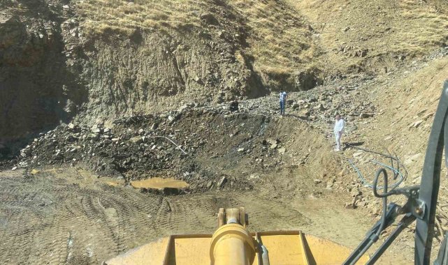 Heyelanın kapattığı Sason-Muş yolu yeniden açıldı