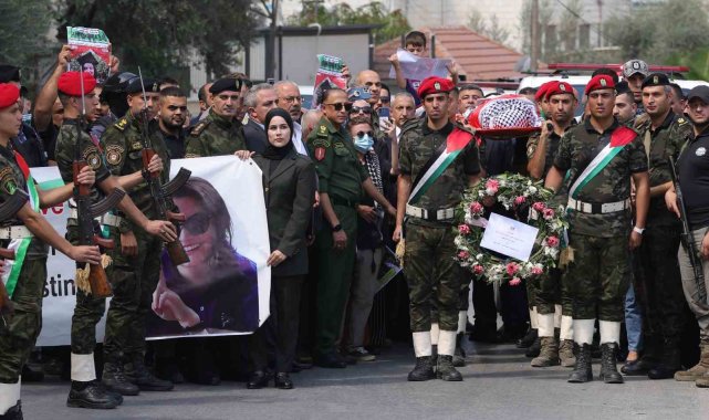 İsrail askerlerinin öldürdüğü Türk aktivist Ayşenur Ezgi için Batı Şeria'da cenaze töreni