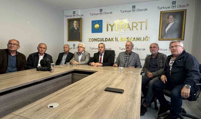 İYİ Parti'de il başkanı ve 7 yönetim kurulu üyesi görevinden istifa etti