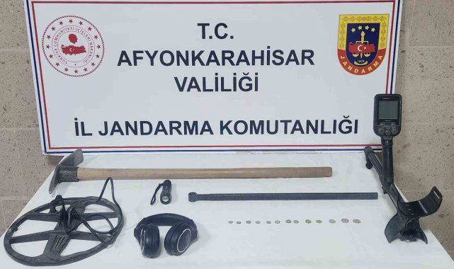 Kaçmaya çalışan şahıs sikke ve define arama araçlarıyla yakalandı