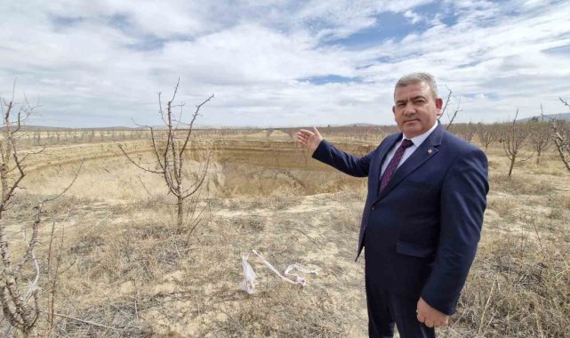 Karaman'da 2 yıl önce oluşan obruğun çevresi ve derinliği iki katına çıktı