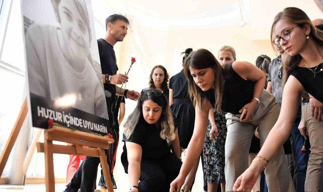 Konyaaltı Narin için siyaha büründü