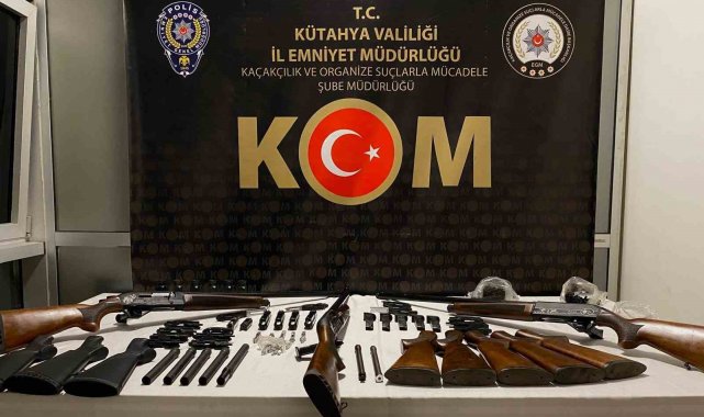 Kütahya'da kaçak silah operasyonu, gözaltına alınan 2 şüpheli serbest bırakıldı