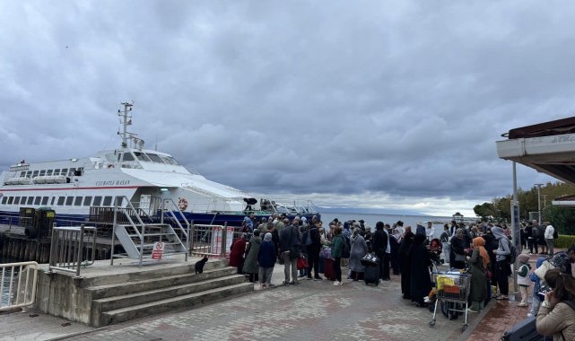 Marmara'da fırtına deniz ulaşımını etkiledi