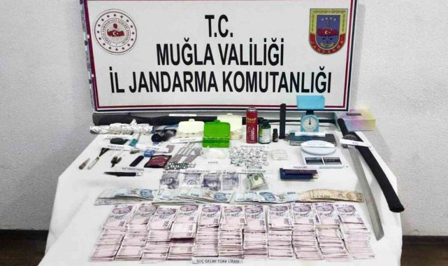 Marmaris'te uyuşturucu operasyonunda Samuray kılıcı ele geçirildi