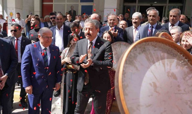 Milli Savunma Bakanı Yaşar Güler Şırnak'ta Kürtçe şarkılarla ile karşılandı