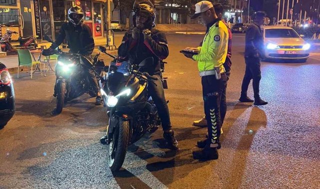 Motosiklet sürücülerine sıkı denetim