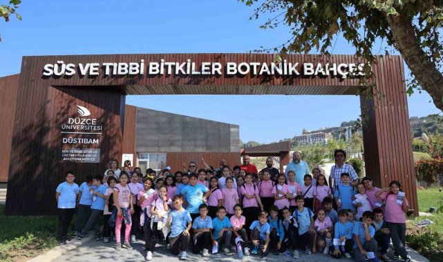 Öğrenciler botanik bahçesini gezdi bitkileri tanıdı