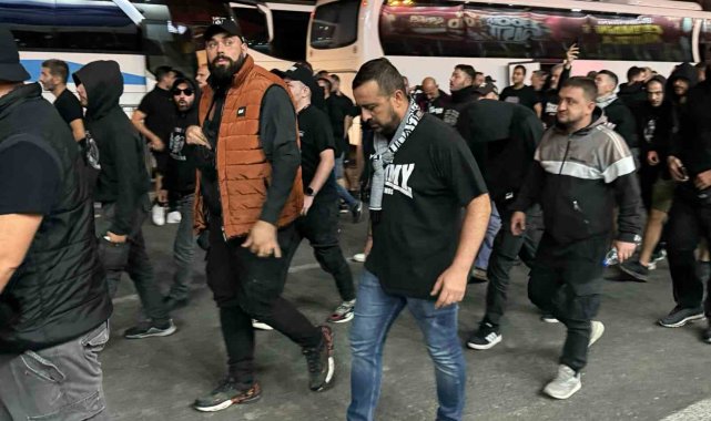PAOK taraftarı stadyuma geldi