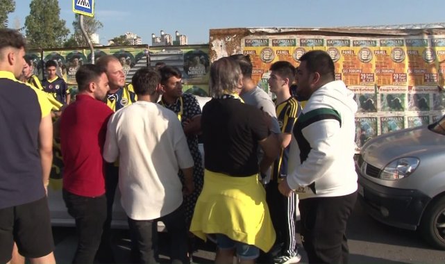 Protesto için toplanan Fenerbahçe taraftarının stada yürümesine polis engeli