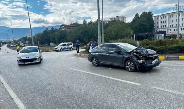 Safranbolu'da iki otomobil çarpıştı: 4 yaralı
