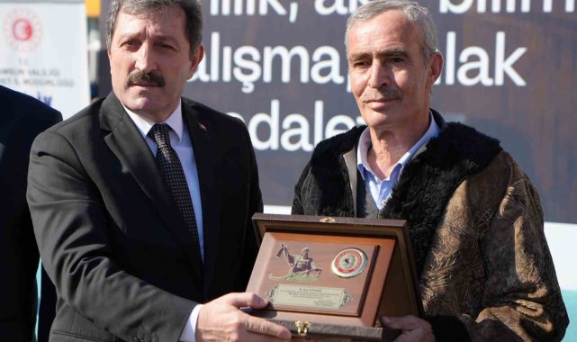 Samsun'da "yılın ahisi" yarım asırlık demirci oldu