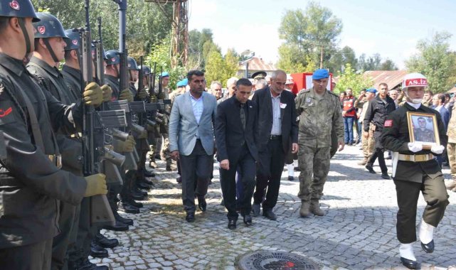 Şehit Piyade Sözleşmeli Er Abakay memleketi Muş'ta toprağa verildi