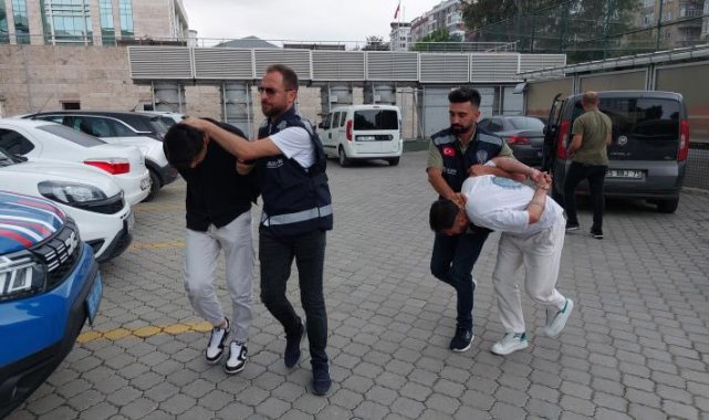 Silahla yakalanan ve evlerinde uyuşturucu ele geçen 3 bar çalışanı adliyeye sevk edildi