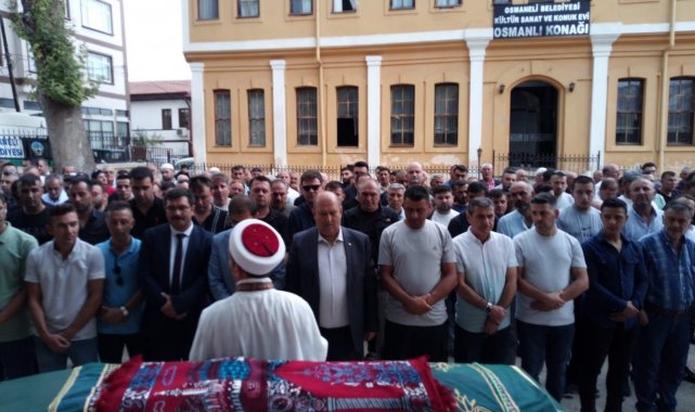Sulama havuzuna düşen çocuk tedavi gördüğü hastanede yaşamını yitirdi