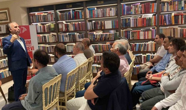 Taksim'de yazar Mehmet Doğan'ın 'Kültür mücadelesi' konuşuldu