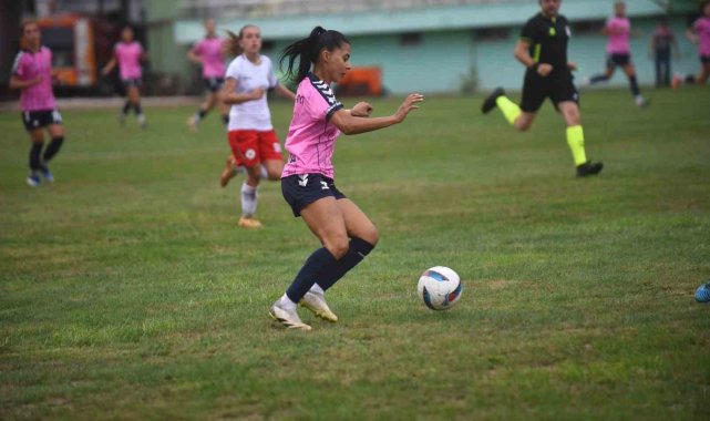 Türkcell Kadın Futbol Süper Ligi: Ünye Kadın Spor Kulübü: 3 - Bornova Hitab Spor: 0