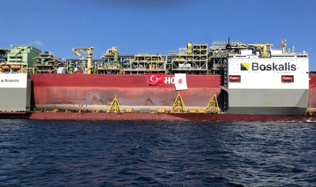 Türkiye'nin ilk yüzer üretim platformu Çanakkale Boğazı'na ulaştı