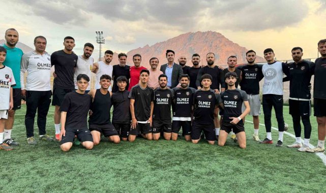 Ünlü oyuncu Ersin Korkut'tan Zapspor'a jest