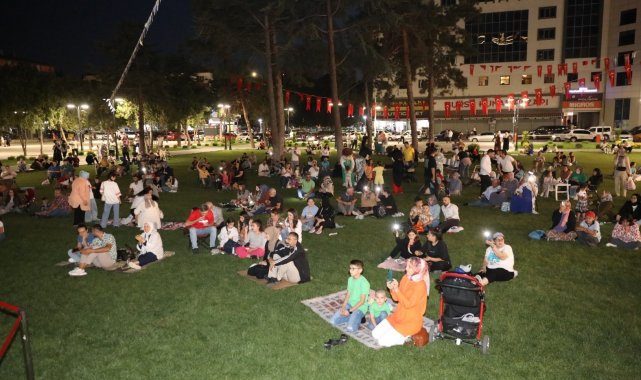 Vatandaşlar sinema günleri ile rengarenk bir akşam yaşadı