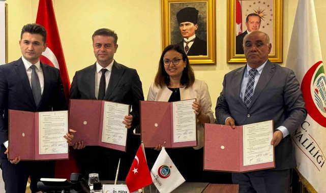 Yalova'da hayırsever işi insanından eğitime 51 milyon lira destek