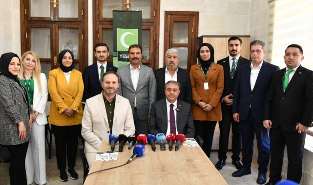 Yeşilay Genel Başkanı Doç. Dr. Mehmet Dinç, deprem bölgesinde ziyaretlerini sürdürüyor