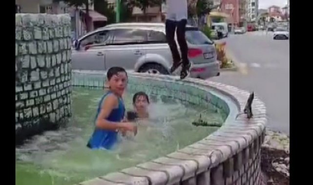 Yozgat'ta çocukların süs havuzunda tehlikeli oyunu