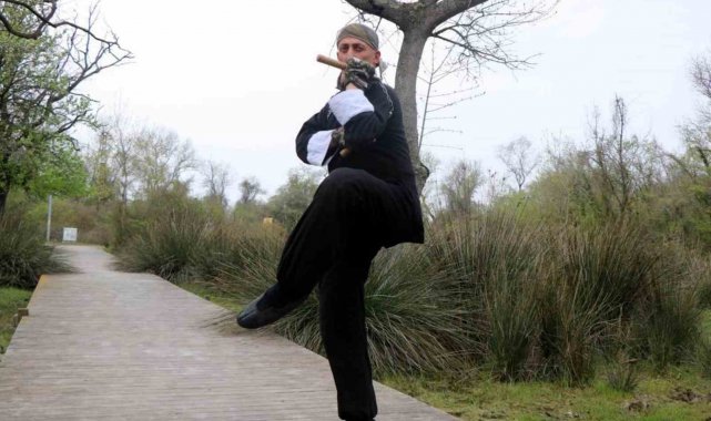 15 doktoralı, 200 sertifikalı Türk Ninja, tüm antrenör ve hakemlik belgelerini yırttı