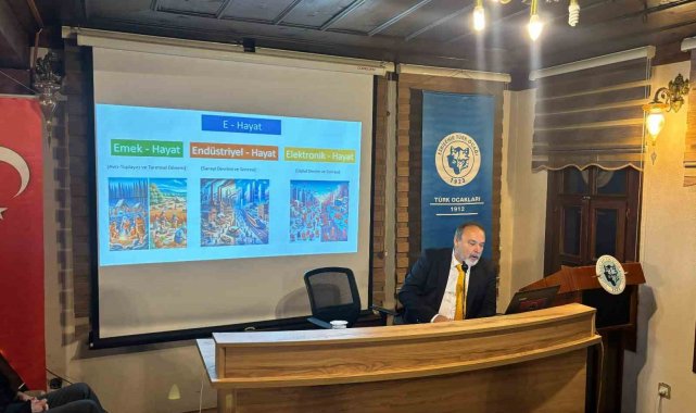 'E-Hayat ve Yapay Zekâ' başlıklı sunum büyük ilgiyle takip edildi